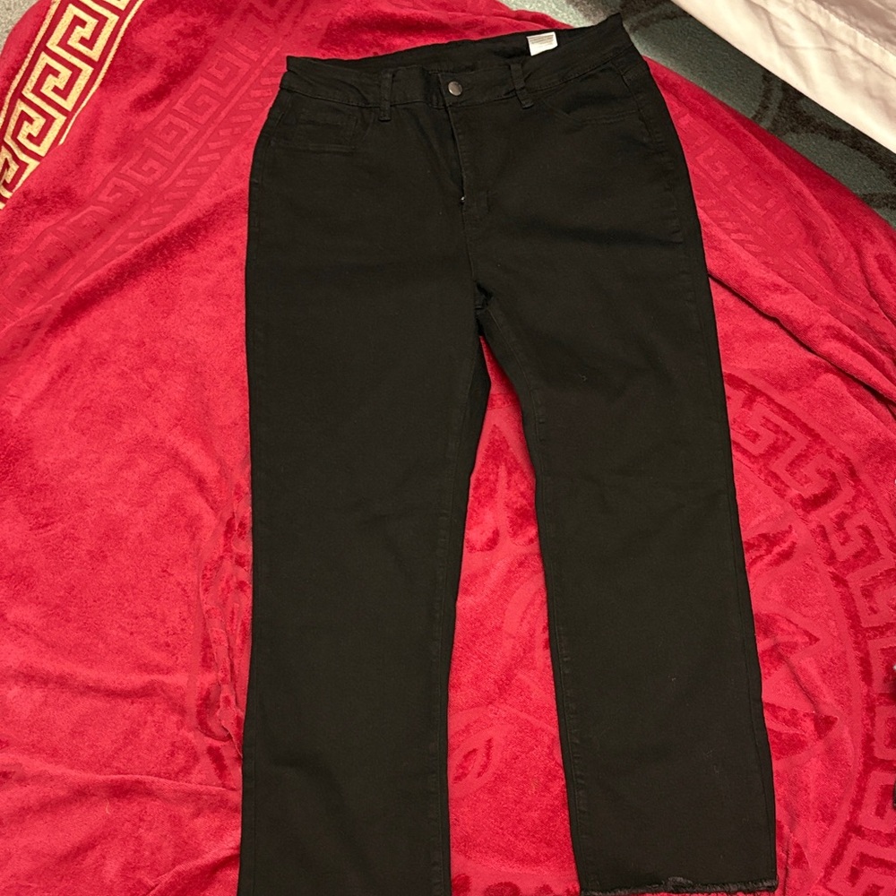 SHEIN Women's Black Straight Leg Jeans